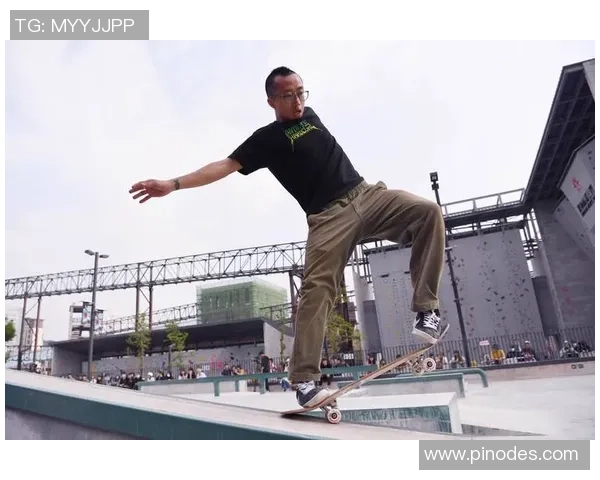 深圳极限运动队在滑板精英赛中以87分稳居积分榜首位