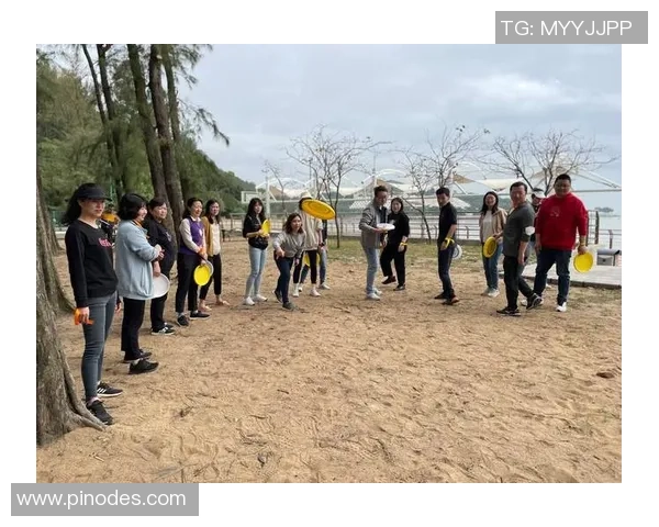 深圳飞盘队在全国飞盘状态排行榜中荣获第六名展现出强劲实力与团队精神 深圳飞盘队在全国飞盘状态排行榜中荣获第六名展现出强劲实力与团队精神